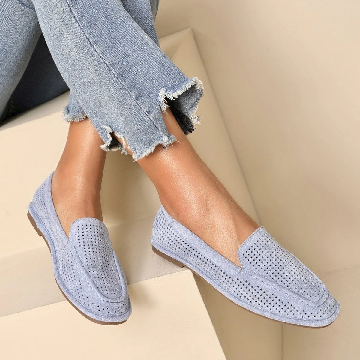 Διάτρητα loafers σε καρέ γραμμή, μπλε