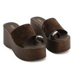 Καφέ ψηλές πλατφόρμες Fred με toe ring