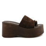 Καφέ ψηλές πλατφόρμες Fred με toe ring