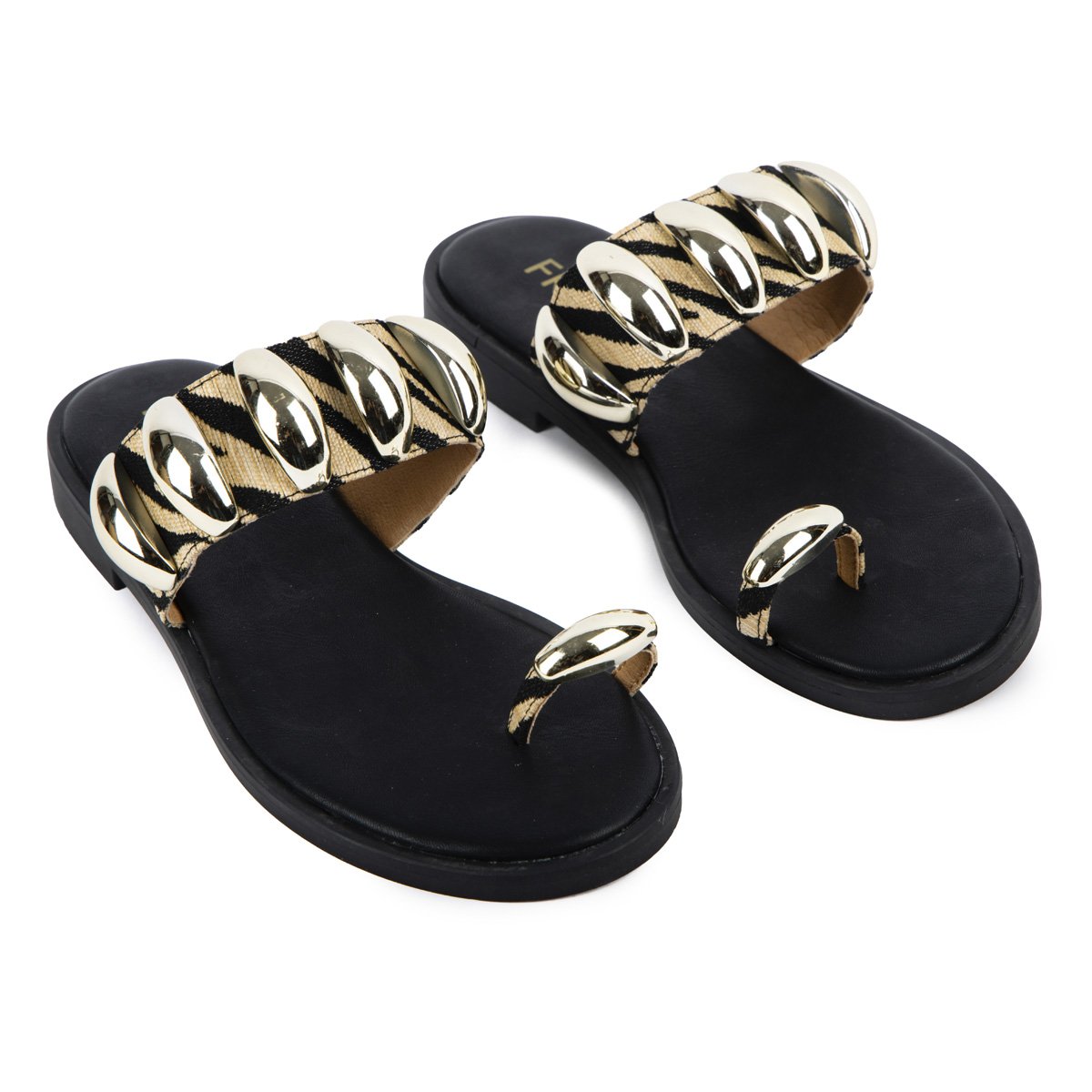 Σανδάλια Fred με μεταλλικές λεπτομέρειες και toe ring  σε ιδιαίτερο μοτίβο, ταμπα