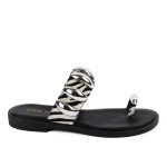 Σανδάλια Fred με μεταλλικές λεπτομέρειες και toe ring  σε ιδιαίτερο μοτίβο, ασπρομαυρο
