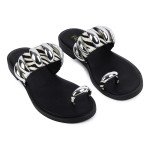 Σανδάλια Fred με μεταλλικές λεπτομέρειες και toe ring  σε ιδιαίτερο μοτίβο, ασπρομαυρο