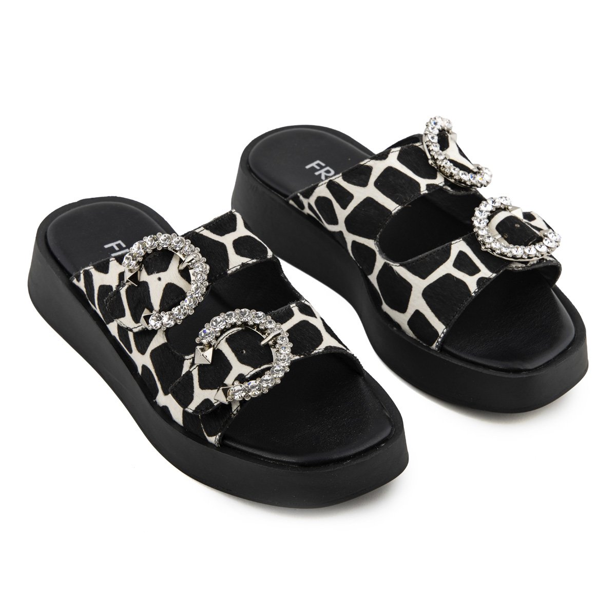 Fred flatforms με στρογγυλές αγκράφες και ιδιαίτερη υφη, μαύρο