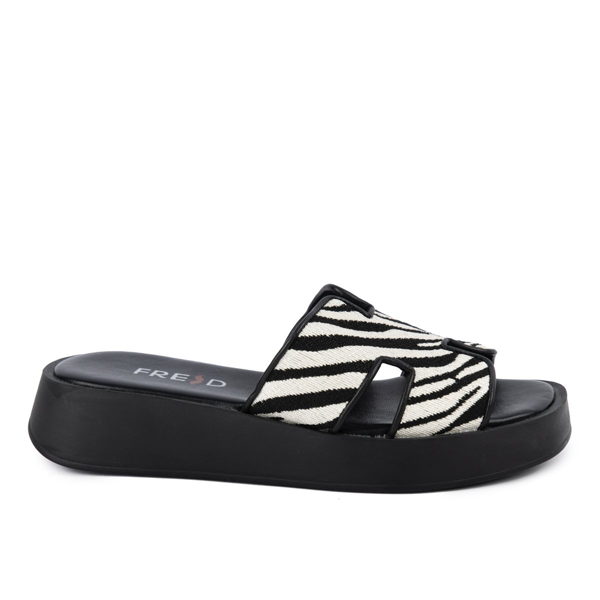 Fred flatforms με 
ιδιαίτερη φάσα, ασπρόμαυρο
