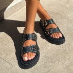 Μαύρα flatforms με λουράκια διακοσμημένα με τρουκς