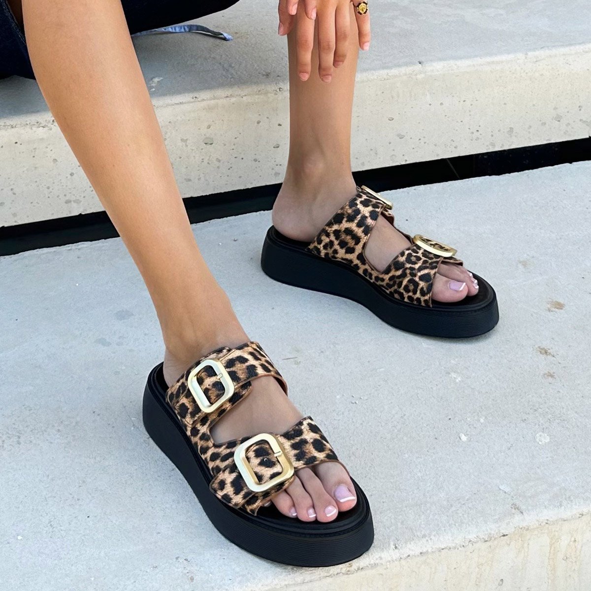 Fred δερμάτινα flatforms με διπλή φάσα, λεοπαρ