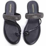 Εντυπωσιακά φλατ σανδάλια με toe ring, μαύρο